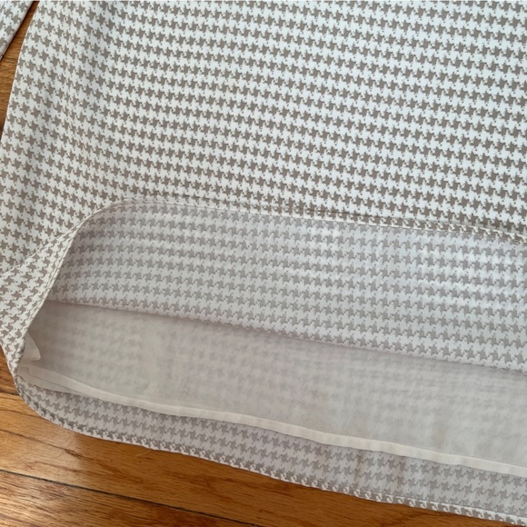 H&M Herringbone Print Shift Dress with Optional Tie Waist - Picture 2 of 12